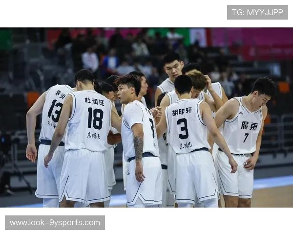 中国男篮奋勇拼搏力克对手 迎来亚洲杯四强晋级新曙光